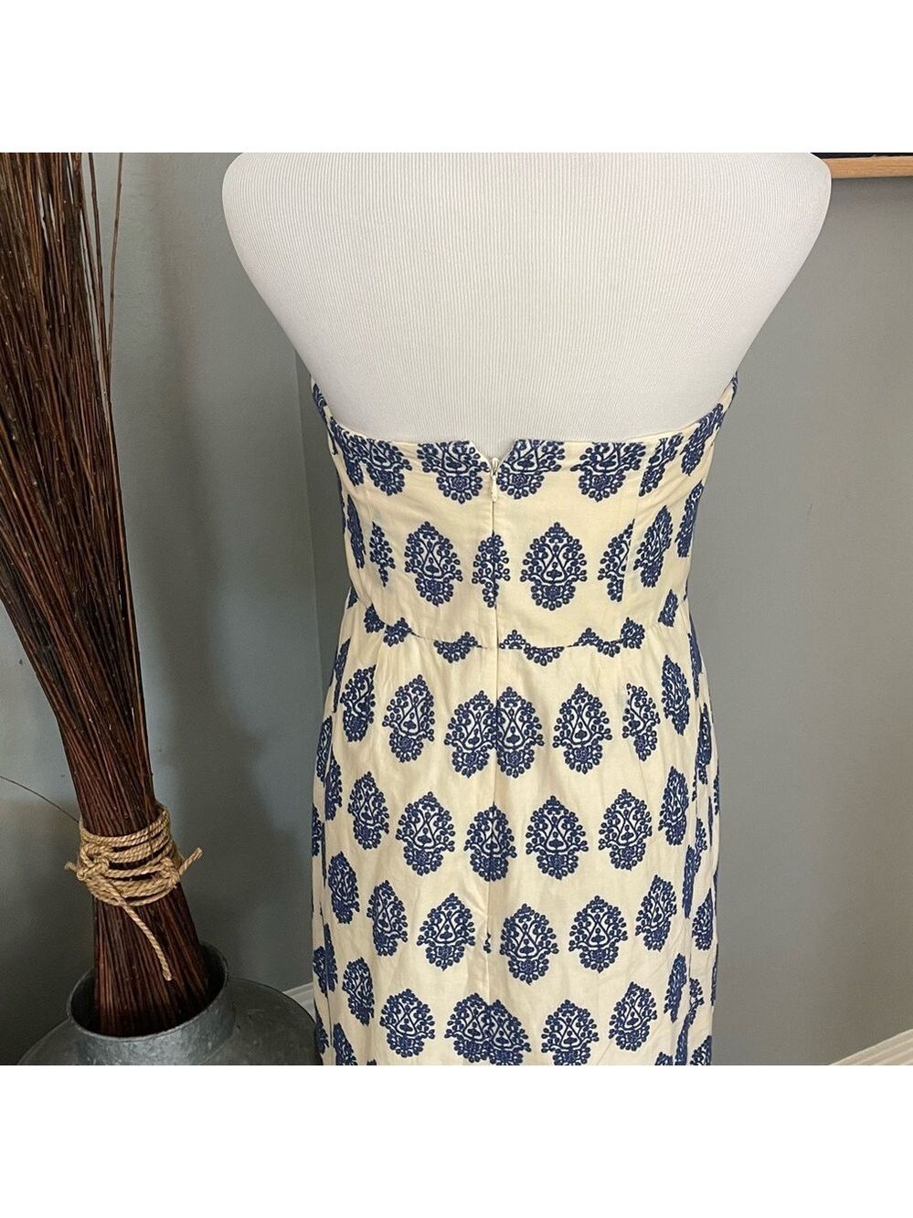JCREW strapless embroidered mini/midi dress cream and blue size 10 pockets EUC - Picture 3 of 11